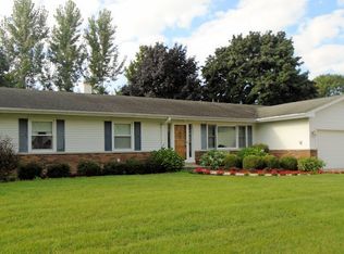 202 Linder Ln, Rochelle, IL 61068