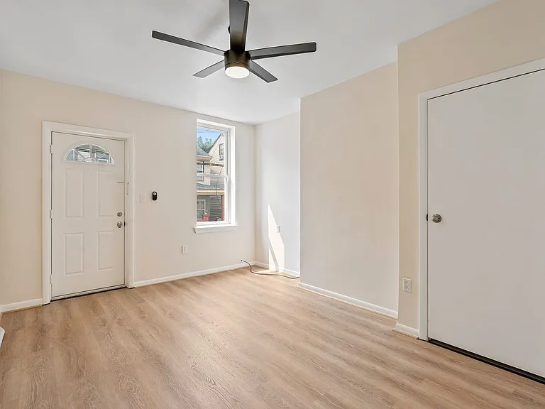 321 Taylor St — Photo 4