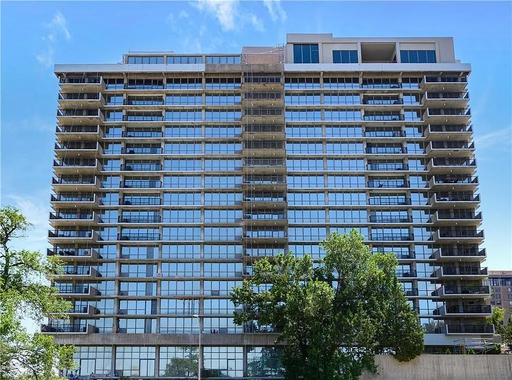2 bed, 901 sqft, $1,650 — Photo 2