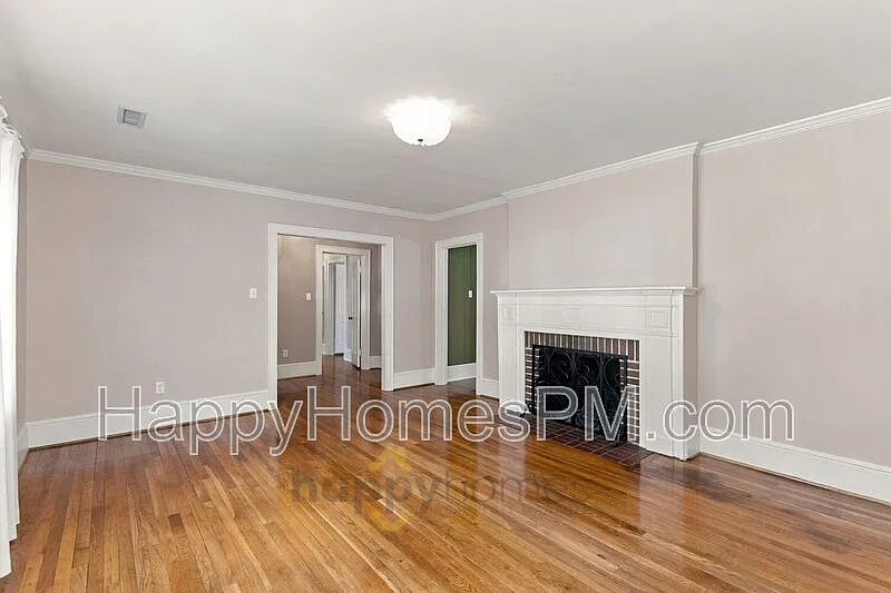 3 bed, 2.0 bath, 1700 sqft, $2,800 — Photo 2