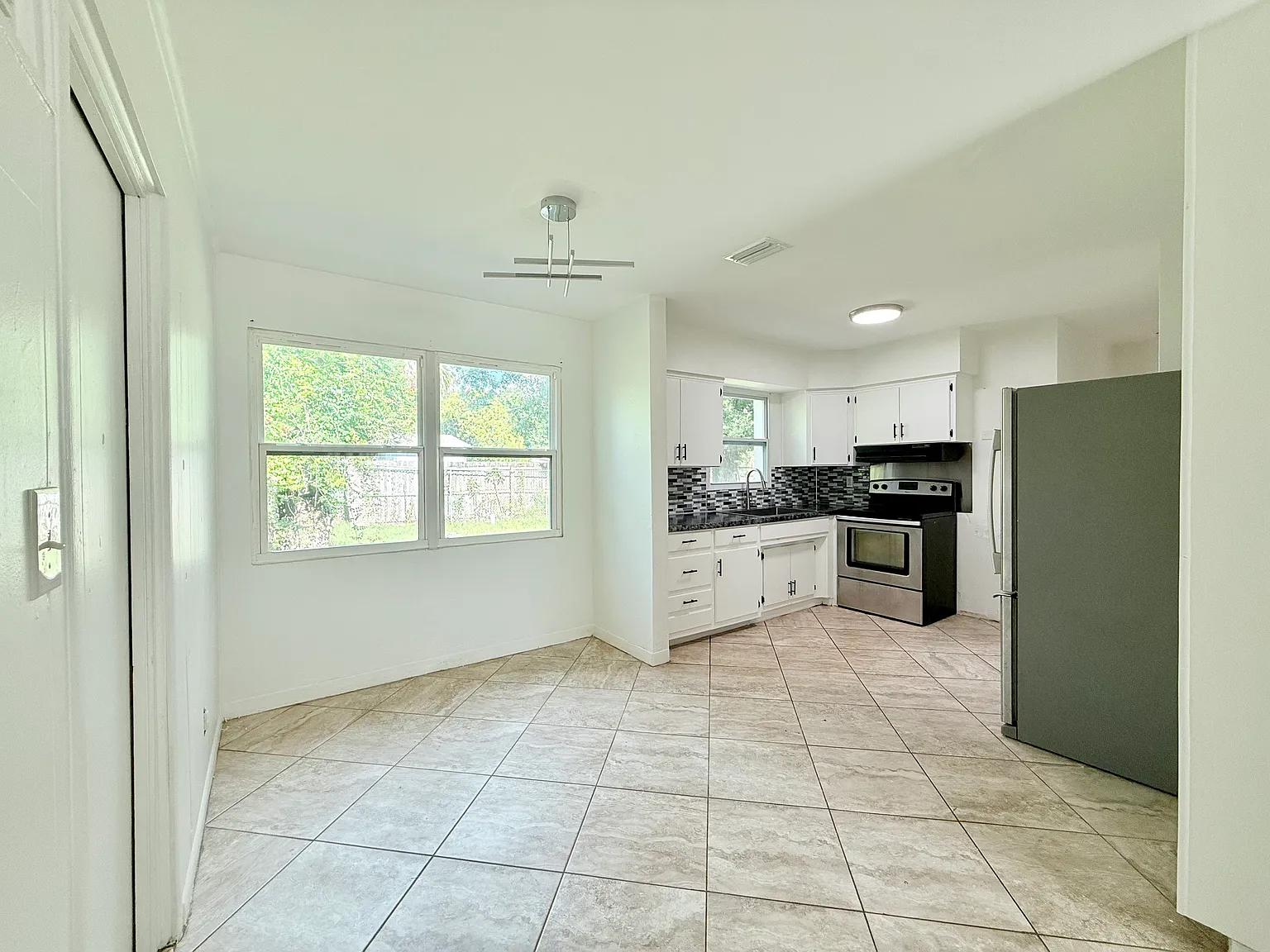 2 bed, 825 sqft, $1,850 — Photo 4