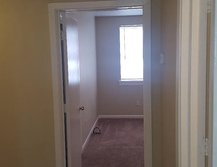 1131 Burdette St — Photo 2