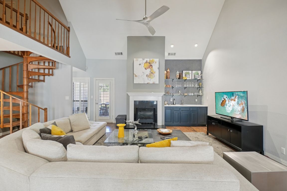 next background image