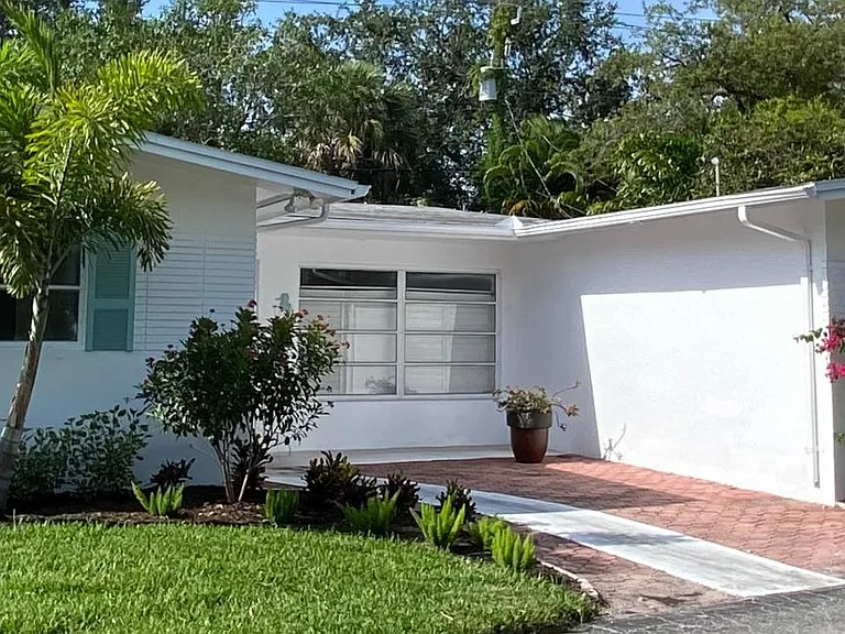 1147 Milano Dr — Photo 1