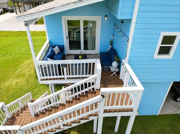 3931 Grayson Dr, Galveston, TX 77554