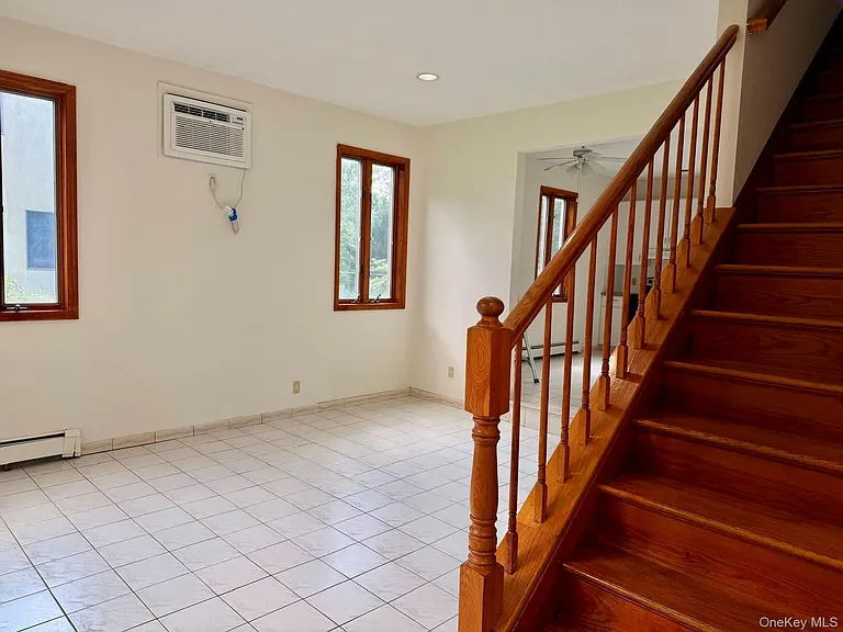 110 Baron De Hirsch Rd #2 — Photo 3