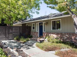 4 Edgewood Ct, Orinda, CA 94563