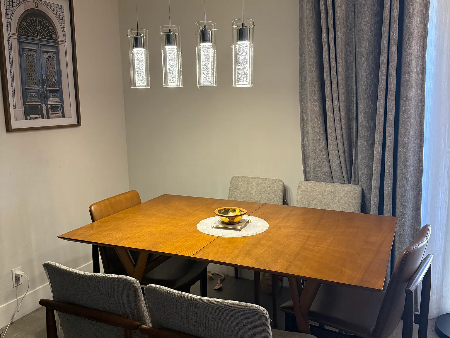2 bed, 906 sqft, $4,250 — Photo 3