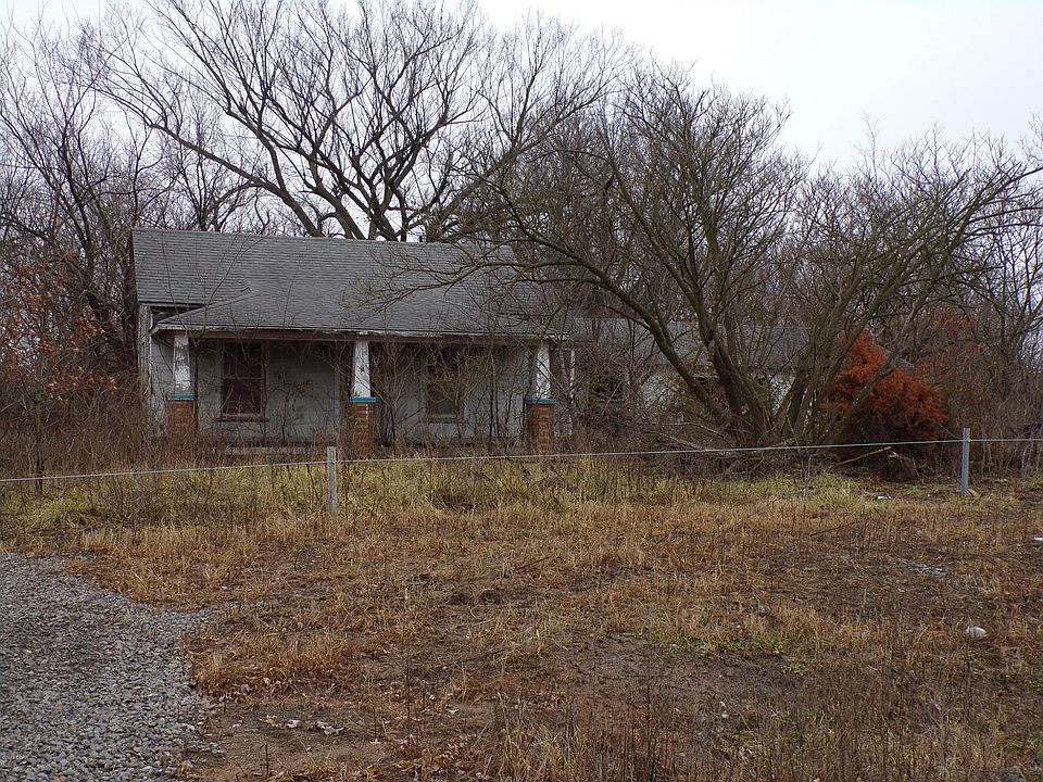 2nd image of 3043 NE Highway 7