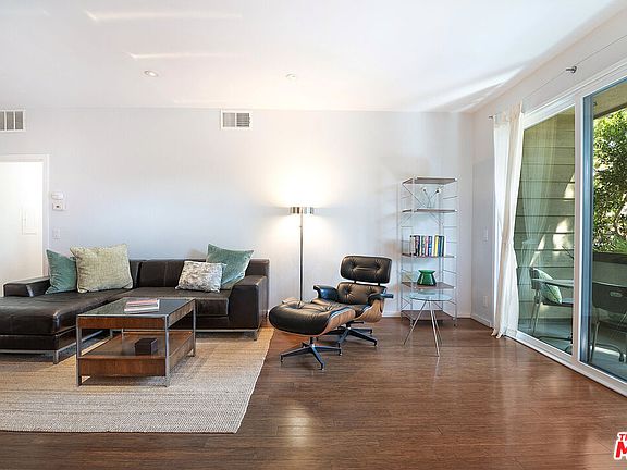 5th image of 306 Bora Bora Way APT 202