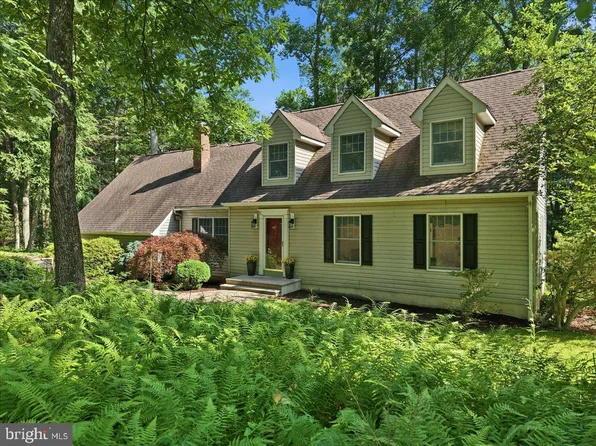 875 Greenview Dr, Stroudsburg, PA 18360