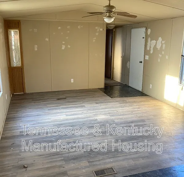 209 Cumberland Ln — Photo 3