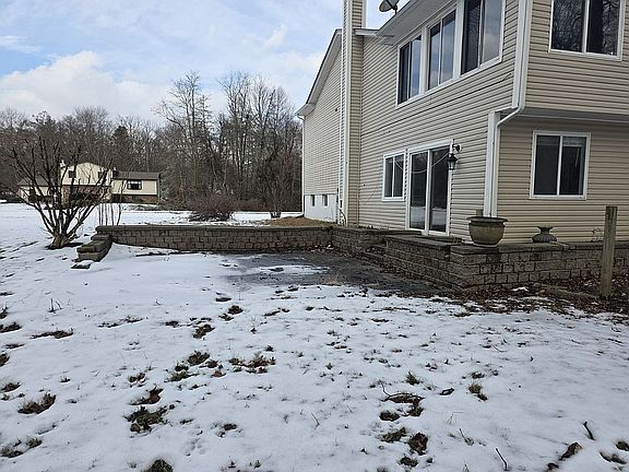 Side yard with paver patio