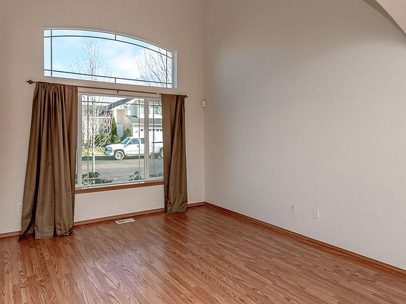 4th image of 16307 Greenbrier St SE