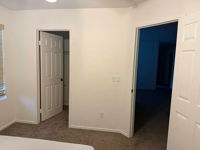 1738 Barbour Ave — Photo 9