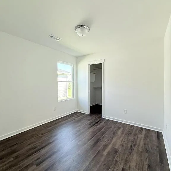 211 S Eagle Ln — Photo 9