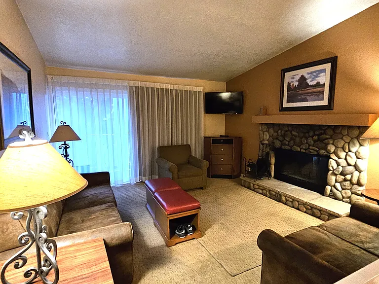 303 Canyon Crest Ln — Photo 7