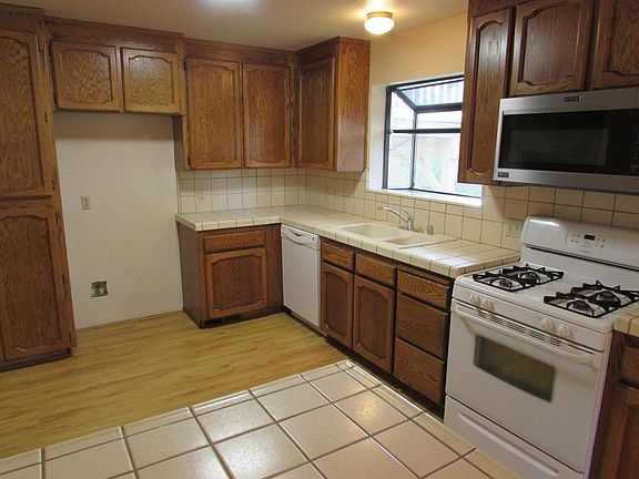 2nd image of 1035 Teal Ct