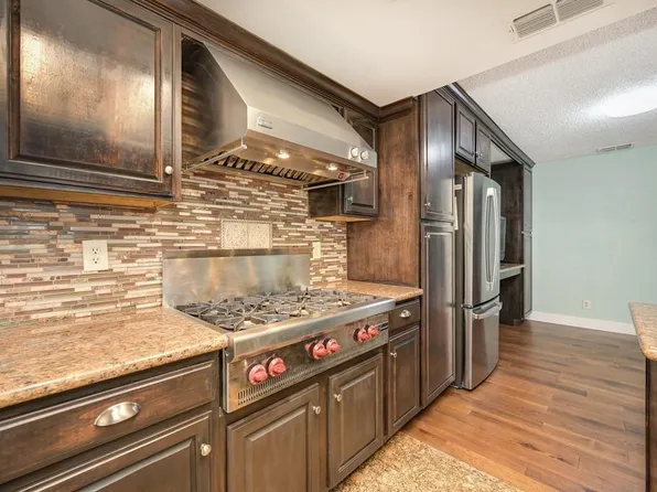 7643 Meadowstone Dr, Sacramento, CA 95823