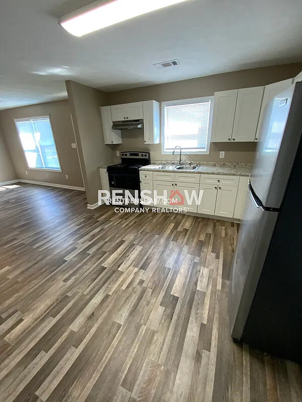 3 bed, 2.0 bath, 1176 sqft, $1,300 — Photo 2