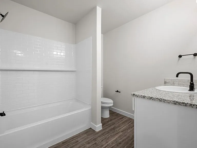 2123 Langford Ave — Photo 8