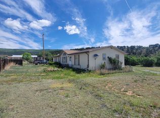 21 S Oakwood Ln, Raton, NM 87740