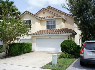 1056 Pinewood Lake Ct, Greenacres, FL 33415