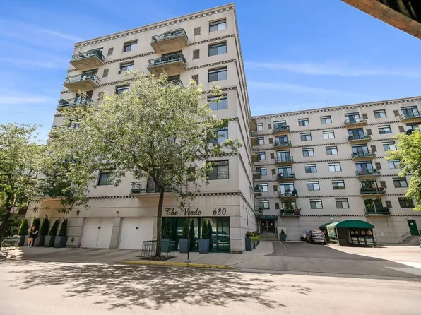 680 N Green St APT 413, Chicago, IL 60642