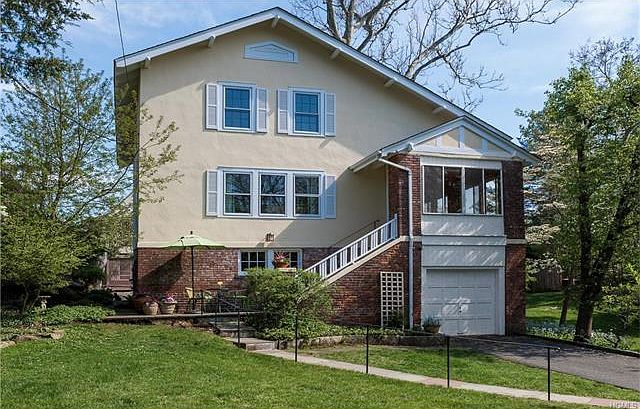 1st image of 48 Chestnut Dr