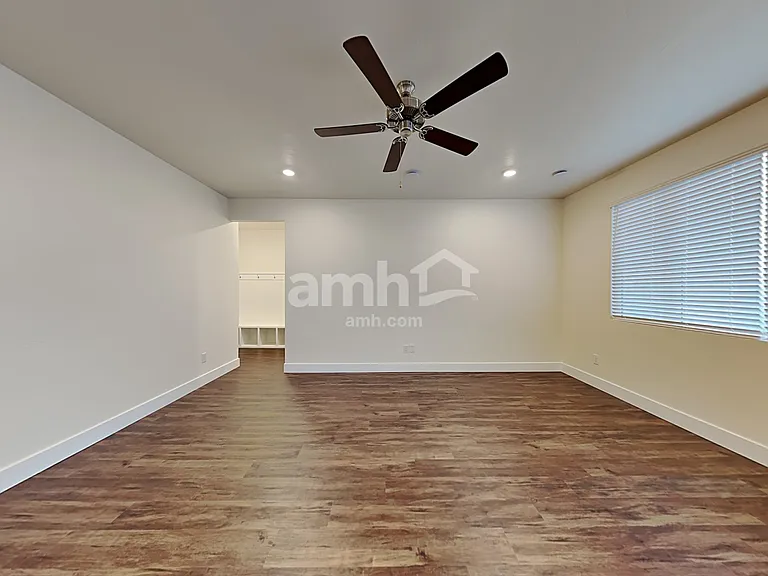 1271 E Ludlow Dr — Photo 6