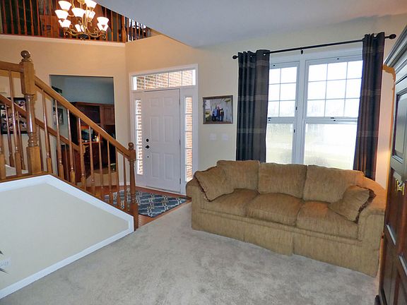 5th image of 69 Briarwood Dr