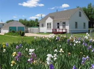 909 W Cloud St, Salina, KS 67401