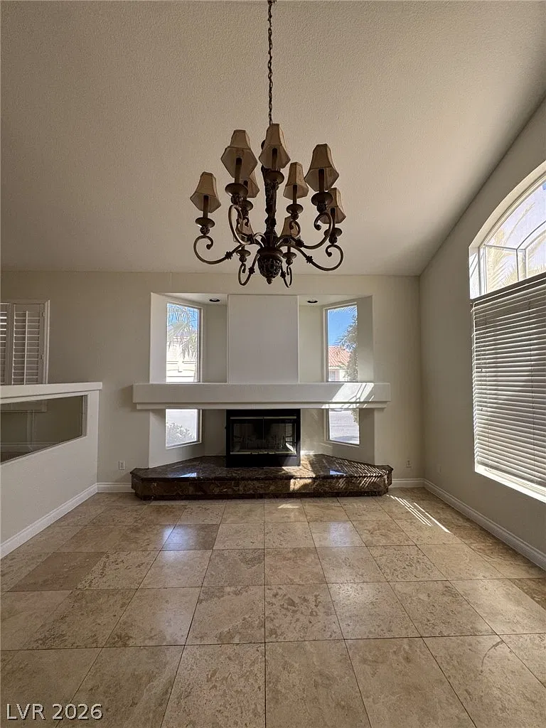 5 bed, 3.0 bath, 2259 sqft, $2,750 — Photo 4