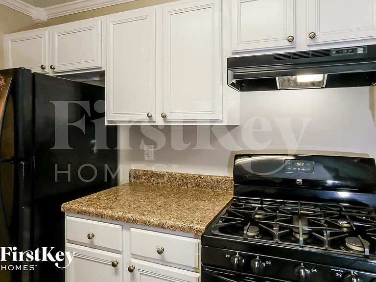 604 Rays Ln SE — Photo 8