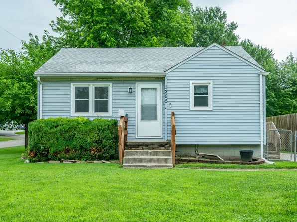1255 E 27th Ct, Des Moines, IA 50317
