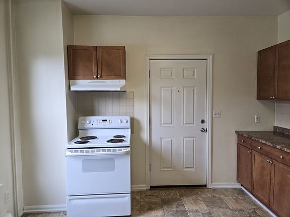 2nd image of 428 Elwood Ave APT 2N