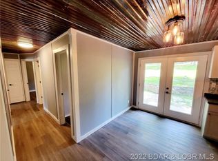 12831 Oak Leaf Dr, Versailles, MO 65084