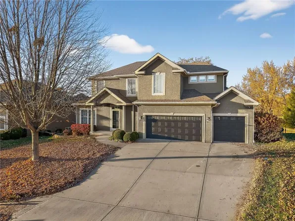 5004 NW 57th Pl, Kansas City, MO 64151