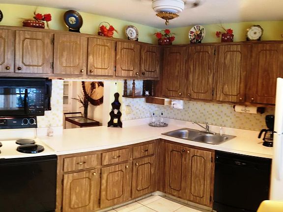 2nd image of 108 Lake Helen Dr #108