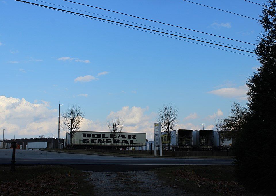 2nd image of 6018 Jackson Rd