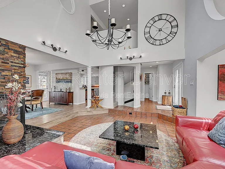 3427 Iris Ct — Photo 4