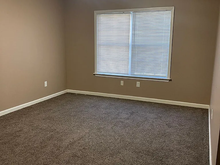 1305 Loberg Ln #B — Photo 9