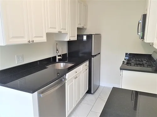 30 Langdon St #4 Photo 1