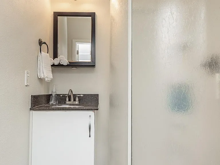 1402 E Jackson St #1402 — Photo 16