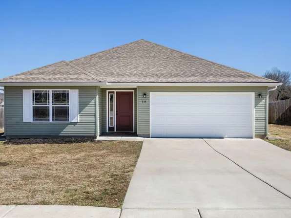 135 Travis Street, Hollister, MO 65672