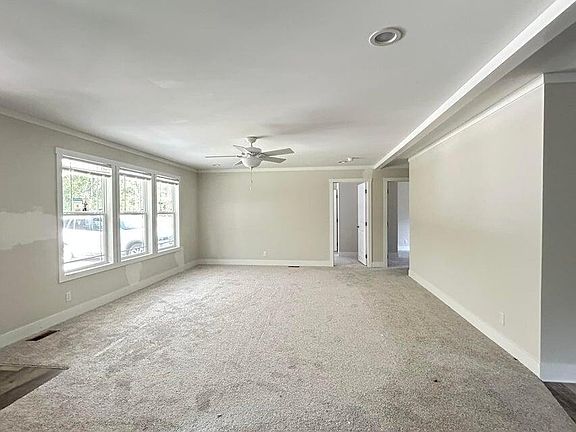 4th image of 200 Sable Rd
