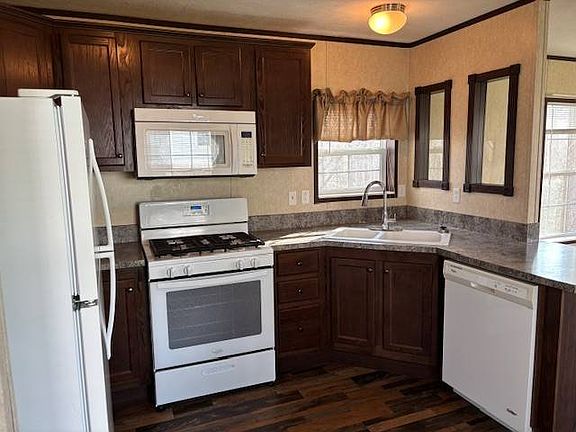 3rd image of 11 Wicker Ln