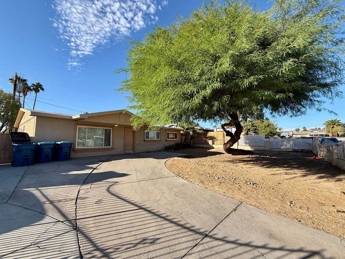 4 bedroom, no HOA — Photo 2