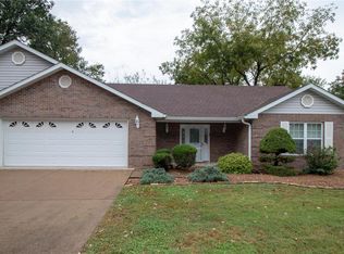 5 Ashbrook Dr, Farmington, MO 63640