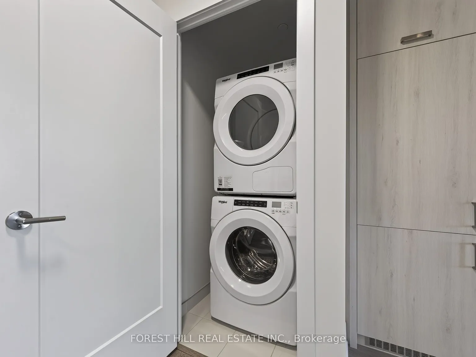 2 bed, $2,400 — Photo 4